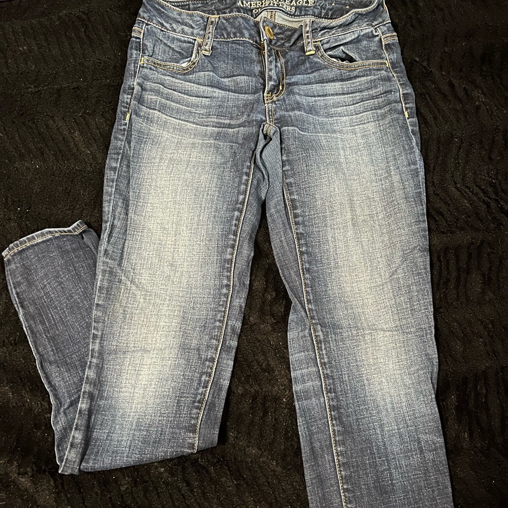 American eagle skinny jeans size 2.
